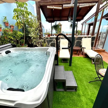 Casa Con Jardin Y Jacuzzi