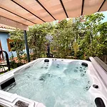 Casa Con Jardin Y Jacuzzi Dom wakacyjny *